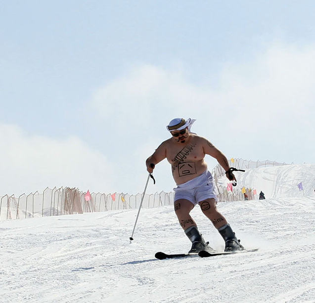 天山滑雪